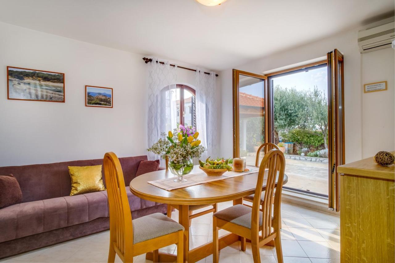 Apartments Franjo Mali Losinj Exterior photo