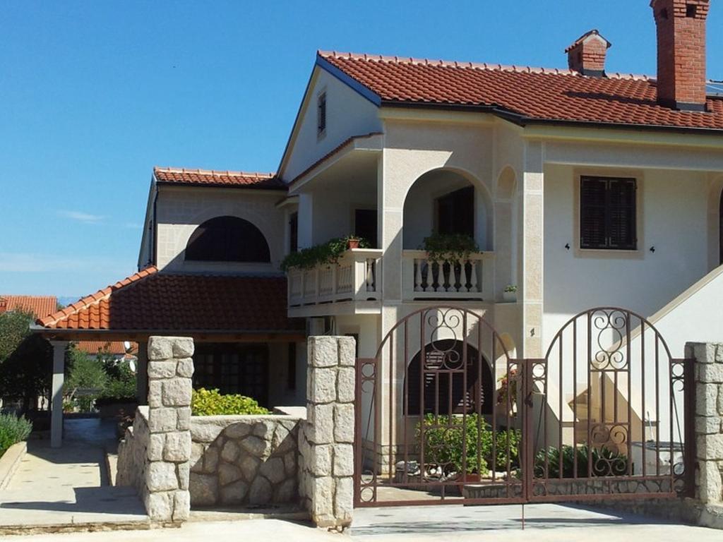 Apartments Franjo Mali Losinj Exterior photo