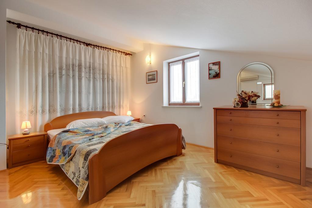Apartments Franjo Mali Losinj Room photo